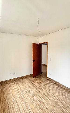 Casa à venda com 140m², 4 quartos e 2 vagas Casa à venda com 140m², 4 quartos e 2 vagasQuarto 4