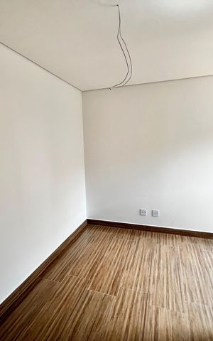 Casa à venda com 140m², 4 quartos e 2 vagas Casa à venda com 140m², 4 quartos e 2 vagasQuarto 2 - Suíte