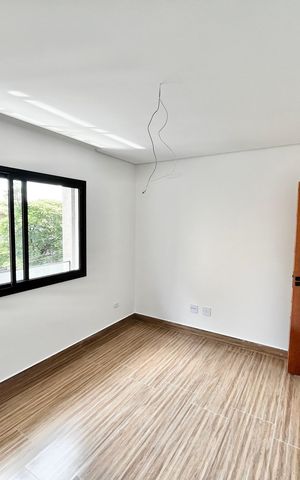 Casa à venda com 140m², 4 quartos e 2 vagas Casa à venda com 140m², 4 quartos e 2 vagasQuarto 4