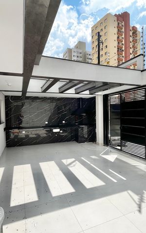 Casa à venda com 140m², 4 quartos e 2 vagas Casa à venda com 140m², 4 quartos e 2 vagasGaragem / Churrasqueira