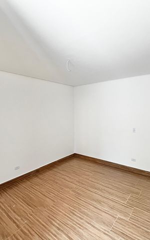 Casa à venda com 140m², 4 quartos e 2 vagas Casa à venda com 140m², 4 quartos e 2 vagasQuarto Suíte