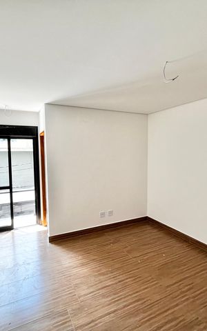 Casa à venda com 140m², 4 quartos e 2 vagas Casa à venda com 140m², 4 quartos e 2 vagasQuarto Suíte