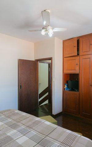 Casa à venda com 315m², 3 quartos e 4 vagas