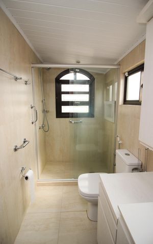 Casa de condomínio à venda com 116m², 3 quartos e 2 vagas Casa de condomínio à venda com 116m², 3 quartos e 2 vagasBanheiro da Suíte