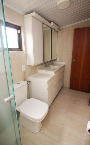 Casa de condomínio à venda com 116m², 3 quartos e 2 vagas Casa de condomínio à venda com 116m², 3 quartos e 2 vagasBanheiro da Suíte