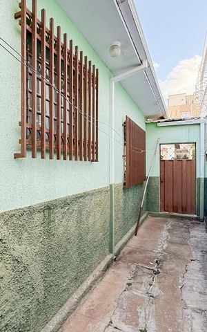 Casa à venda com 400m², 3 quartos e 2 vagasÁrea externa