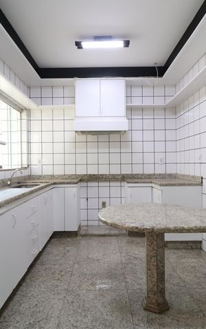 Casa para alugar com 219m², 4 quartos e 3 vagasCozinha