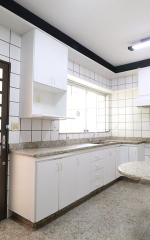 Casa para alugar com 219m², 4 quartos e 3 vagasCozinha