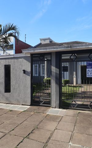 Casa à venda com 180m², 4 quartos e 3 vagasFachada