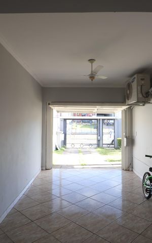 Casa à venda com 180m², 4 quartos e 3 vagasGaragem