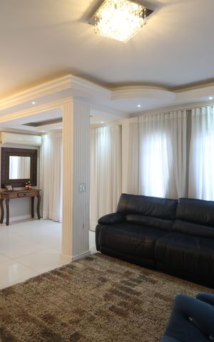 Casa à venda com 180m², 4 quartos e 3 vagasSala