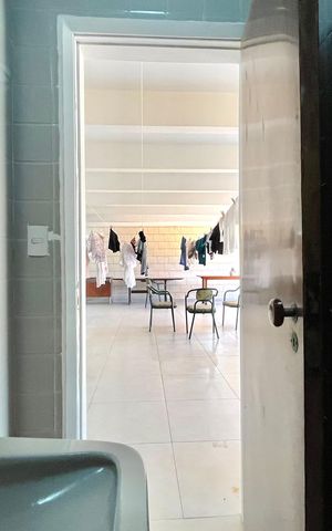 Casa à venda com 600m², 5 quartos e 4 vagas Casa à venda com 600m², 5 quartos e 4 vagasBanheiro Área externa