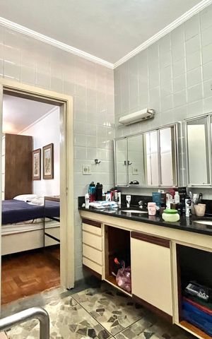 Casa à venda com 600m², 5 quartos e 4 vagas Casa à venda com 600m², 5 quartos e 4 vagasBanheiro da Suíte