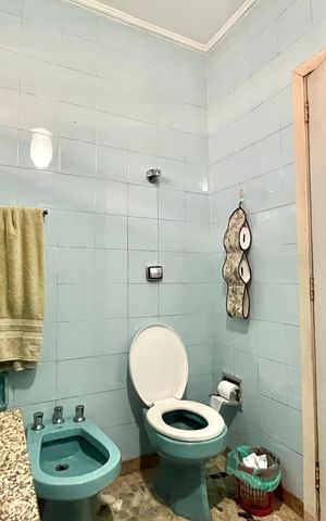 Casa à venda com 600m², 5 quartos e 4 vagas Casa à venda com 600m², 5 quartos e 4 vagasBanheiro Corredor