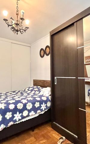 Casa à venda com 600m², 5 quartos e 4 vagas Casa à venda com 600m², 5 quartos e 4 vagasQuarto 4