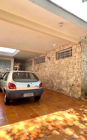 Casa à venda com 600m², 5 quartos e 4 vagas Casa à venda com 600m², 5 quartos e 4 vagasGaragem 2