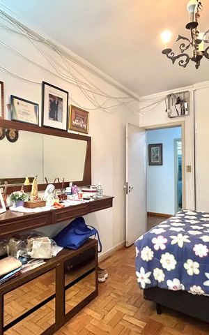 Casa à venda com 600m², 5 quartos e 4 vagas Casa à venda com 600m², 5 quartos e 4 vagasQuarto 4