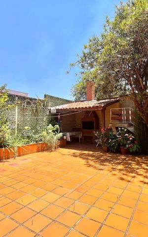 Casa à venda com 600m², 5 quartos e 4 vagas Casa à venda com 600m², 5 quartos e 4 vagasQuintal