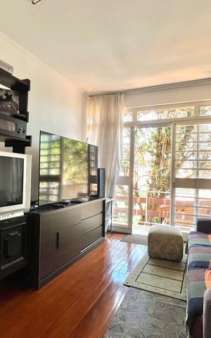 Casa à venda com 600m², 5 quartos e 4 vagas Casa à venda com 600m², 5 quartos e 4 vagasSala de TV