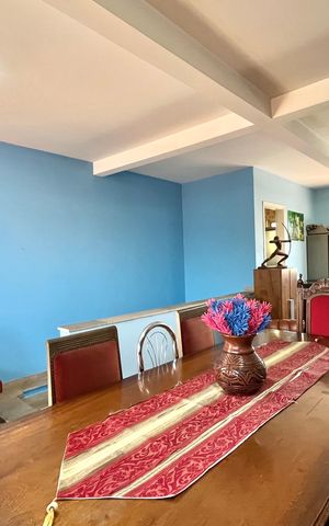 Casa à venda com 600m², 5 quartos e 4 vagas Casa à venda com 600m², 5 quartos e 4 vagasEdícula