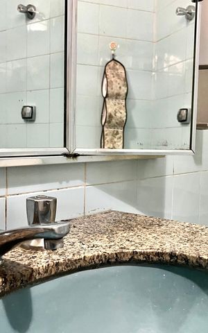 Casa à venda com 600m², 5 quartos e 4 vagas Casa à venda com 600m², 5 quartos e 4 vagasBanheiro Corredor
