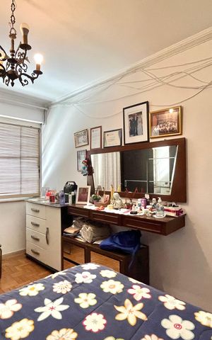 Casa à venda com 600m², 5 quartos e 4 vagas Casa à venda com 600m², 5 quartos e 4 vagasQuarto 4