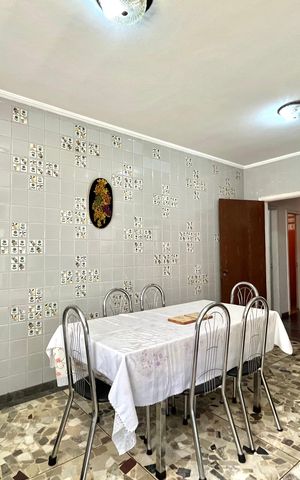 Casa à venda com 600m², 5 quartos e 4 vagas Casa à venda com 600m², 5 quartos e 4 vagasCozinha