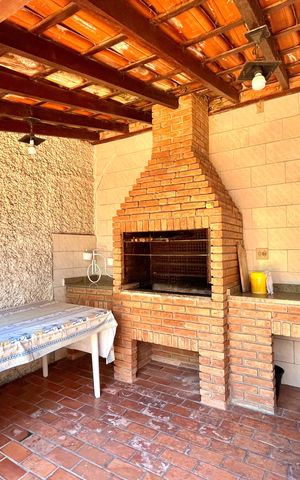 Casa à venda com 600m², 5 quartos e 4 vagas Casa à venda com 600m², 5 quartos e 4 vagasChurrasqueira