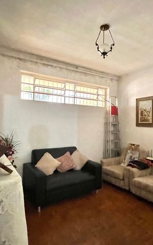 Casa à venda com 600m², 5 quartos e 4 vagas Casa à venda com 600m², 5 quartos e 4 vagasQuarto 2