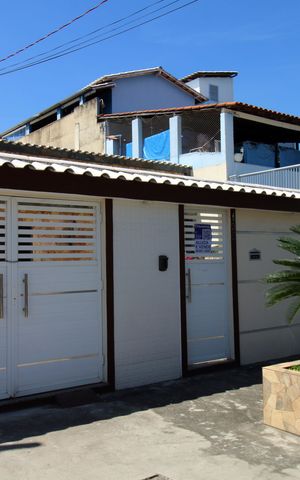 Casa à venda com 300m², 2 quartos e 4 vagasFachada da casa
