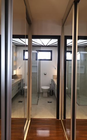 Apartamento à venda com 138m², 2 quartos e 2 vagas Apartamento à venda com 138m², 2 quartos e 2 vagasCloset suite