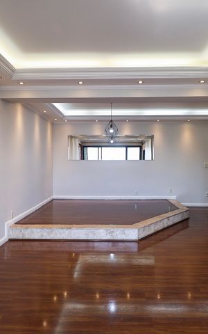Apartamento à venda com 138m², 2 quartos e 2 vagas Apartamento à venda com 138m², 2 quartos e 2 vagasSala