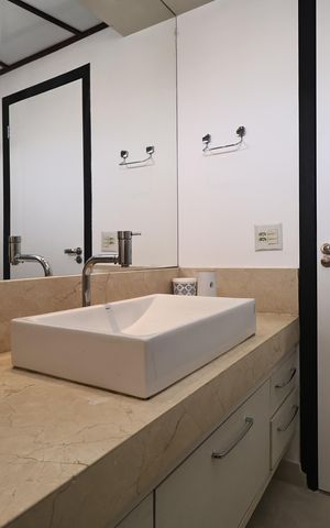 Apartamento à venda com 138m², 2 quartos e 2 vagas Apartamento à venda com 138m², 2 quartos e 2 vagasBanheiro da Suíte