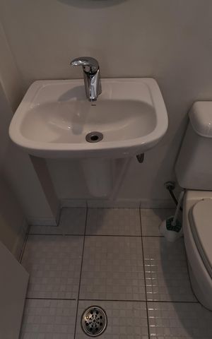 Apartamento à venda com 138m², 2 quartos e 2 vagas Apartamento à venda com 138m², 2 quartos e 2 vagasBanheiro de serviço