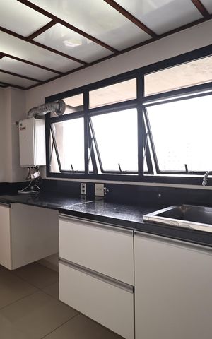 Apartamento à venda com 138m², 2 quartos e 2 vagas Apartamento à venda com 138m², 2 quartos e 2 vagasLavanderia