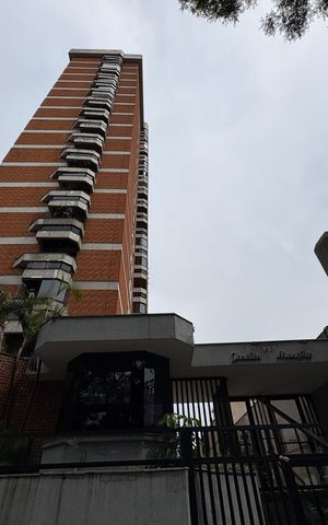 Apartamento à venda com 138m², 2 quartos e 2 vagas Apartamento à venda com 138m², 2 quartos e 2 vagasFachada
