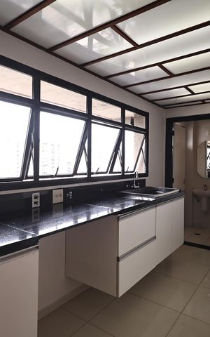 Apartamento à venda com 138m², 2 quartos e 2 vagas Apartamento à venda com 138m², 2 quartos e 2 vagasLavanderia