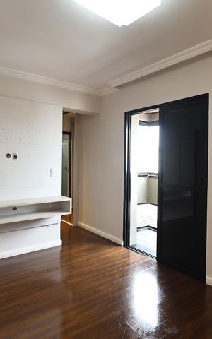 Apartamento à venda com 138m², 2 quartos e 2 vagas Apartamento à venda com 138m², 2 quartos e 2 vagasSuite