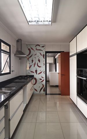 Apartamento à venda com 138m², 2 quartos e 2 vagas Apartamento à venda com 138m², 2 quartos e 2 vagasCozinha