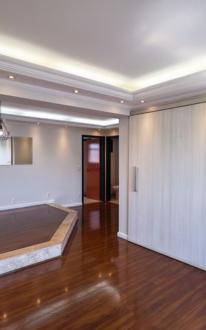 Apartamento à venda com 138m², 2 quartos e 2 vagas Apartamento à venda com 138m², 2 quartos e 2 vagasSala