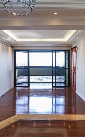 Apartamento à venda com 138m², 2 quartos e 2 vagas Apartamento à venda com 138m², 2 quartos e 2 vagasSala