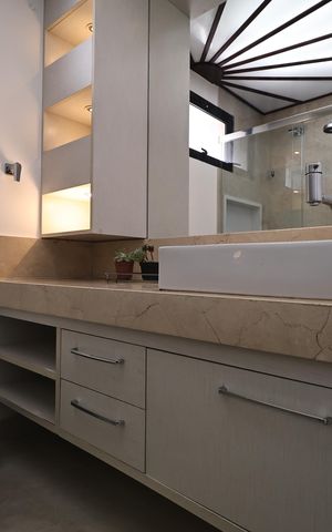 Apartamento à venda com 138m², 2 quartos e 2 vagas Apartamento à venda com 138m², 2 quartos e 2 vagasBanheiro da Suíte