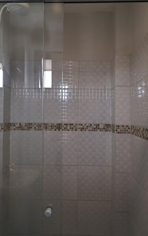 Apartamento à venda com 138m², 2 quartos e 2 vagas Apartamento à venda com 138m², 2 quartos e 2 vagasBanheiro de serviço