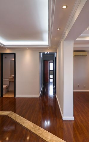 Apartamento à venda com 138m², 2 quartos e 2 vagas Apartamento à venda com 138m², 2 quartos e 2 vagasSala