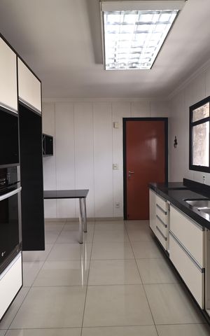 Apartamento à venda com 138m², 2 quartos e 2 vagas Apartamento à venda com 138m², 2 quartos e 2 vagasCozinha