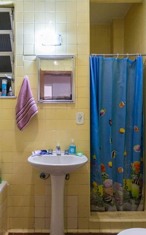 Apartamento à venda com 80m², 2 quartos e sem vagaBanheiro