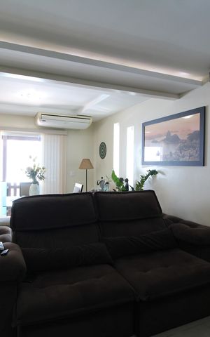 Casa de condomínio à venda com 110m², 3 quartos e 2 vagasSala