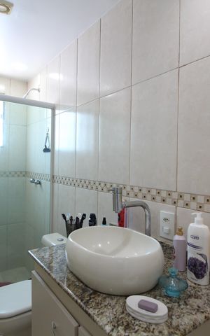 Casa de condomínio à venda com 110m², 3 quartos e 2 vagasBanheiro Social