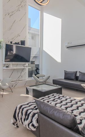 Casa de condomínio à venda com 309m², 3 quartos e 4 vagasSala