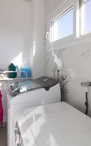 Casa de condomínio à venda com 309m², 3 quartos e 4 vagasCozinha e Área de Serviço